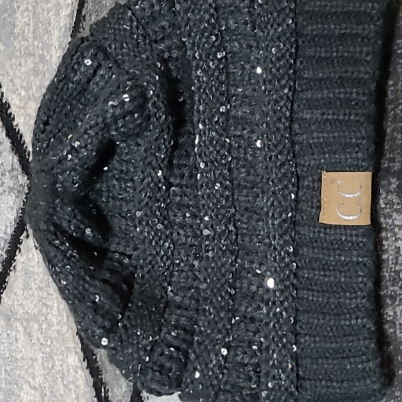 C.C EXCLUSIVE SEQUINS MESSY-BUN PONYTAIL KNIT BEANIE STOCKING HAT - Picture 8 of 8